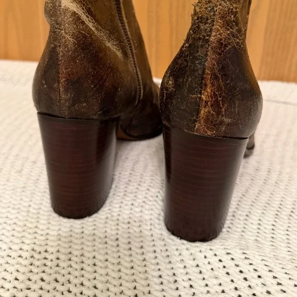 DONALD J. PLINER Vintage Distressed Cracked Calf Brown Ankle Boots Women’s 8.5 - Picture 3 of 9
